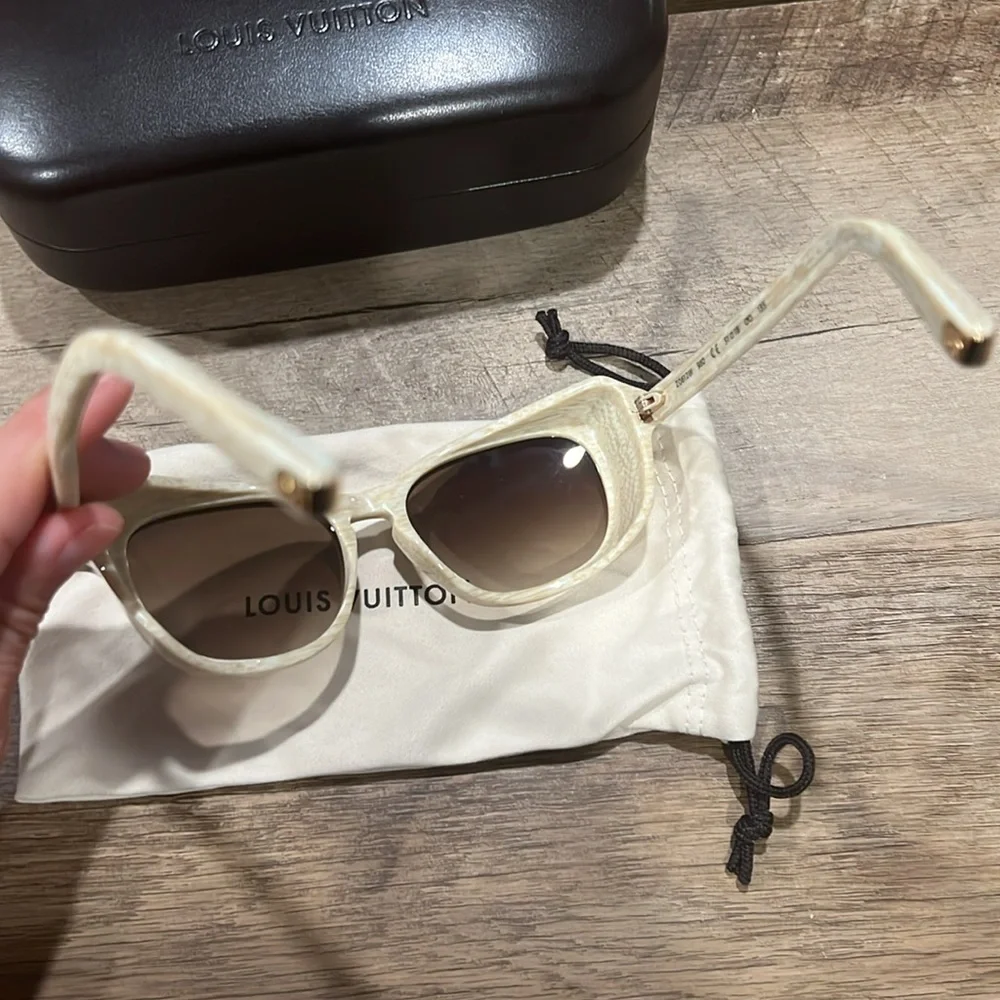 Louis Vuitton Ivory Juliette Sunglasses Z0612W - Picture 6 of 9